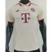 Abbigliamento fuori casa della Bayern Munich 2024/25 - Colore crema
