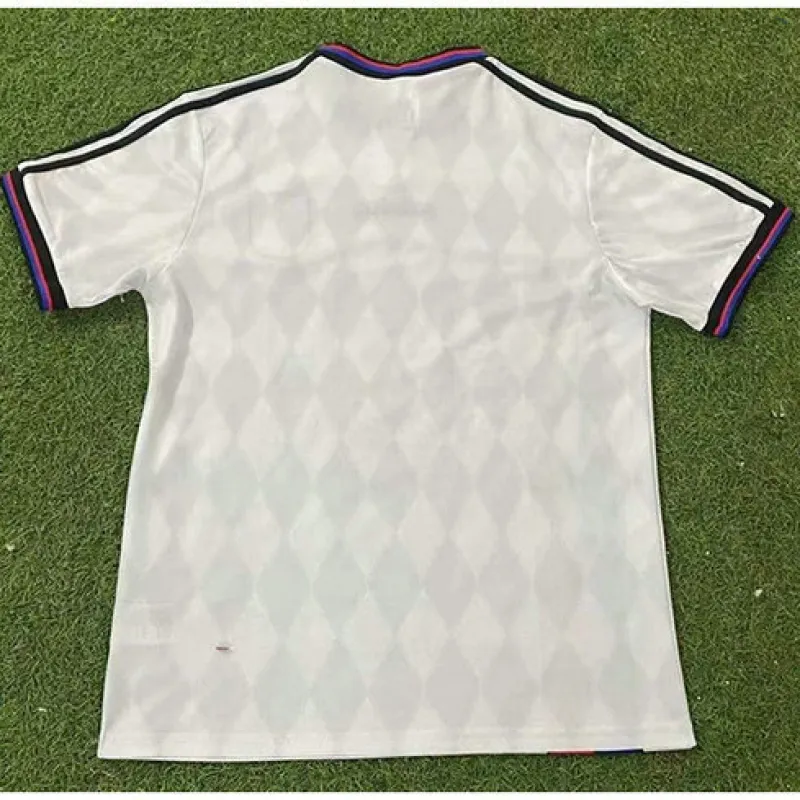Maillot rétro extérieur du Bayern Munich 1995 - 1996 - Blanc