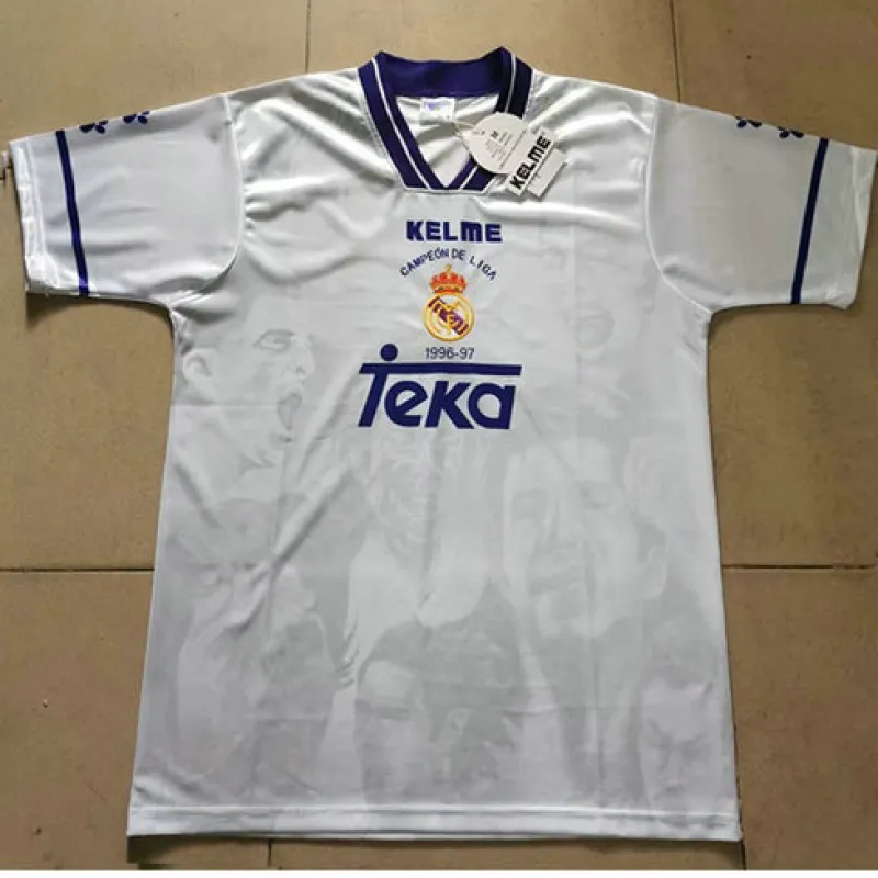 Real Madrid Retro-Trikot 1996/97 in der UEFA Champions League - Weiß