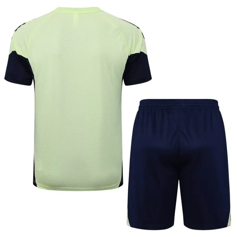 Real Madrid Trainingsshirt + Shorts 2025/26 - Hellgrün