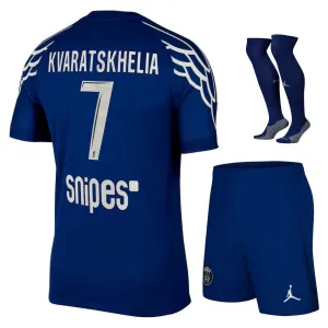 Set della quarta kit per bambini di Paris Saint - Germain 2024/25 indossato da Khvicha Kvaratskhelia - Blu