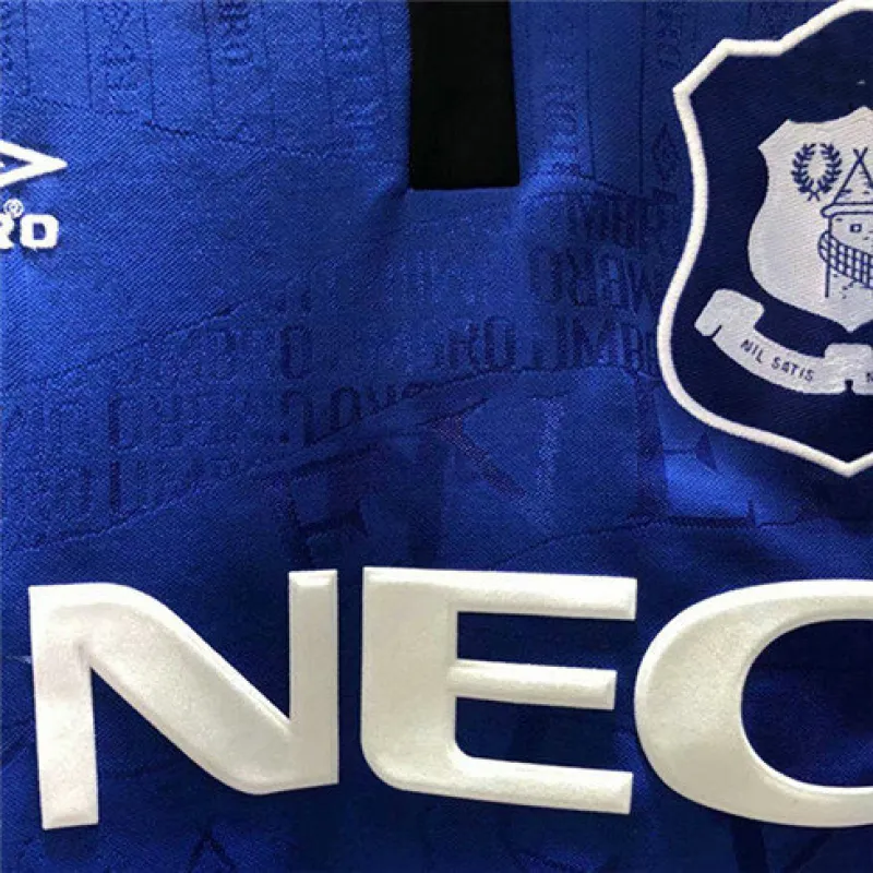 Everton's 1994/95 retro home jersey - blue