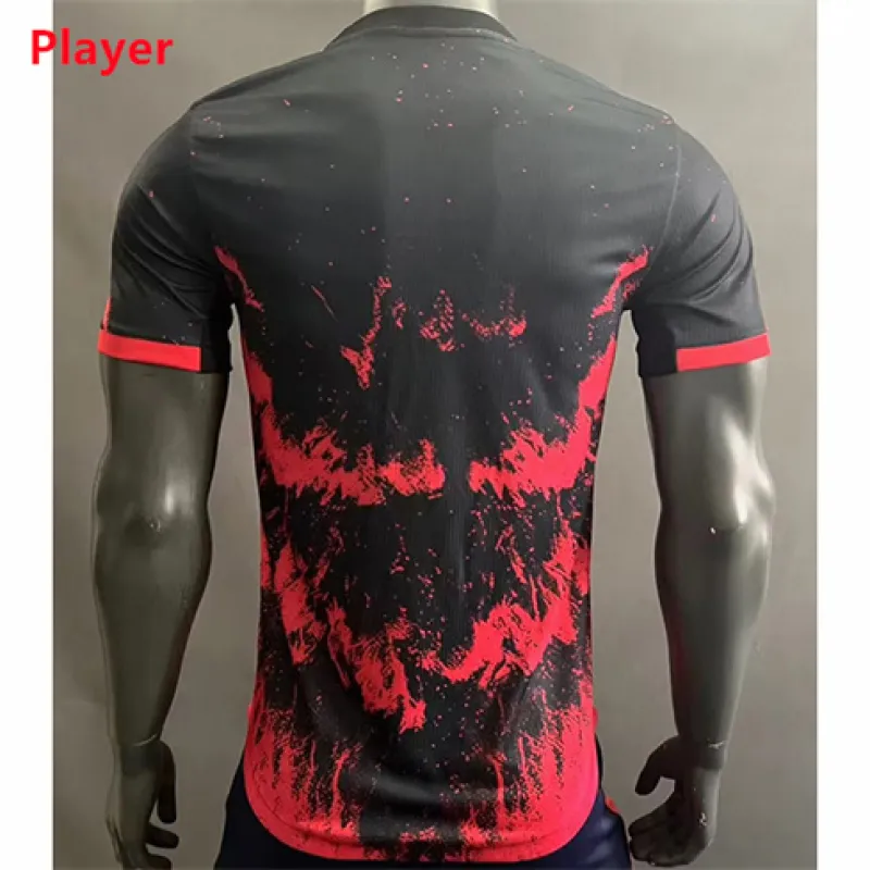 Camiseta de entrenamiento de los jugadores de Manchester United 2024/25 - Negro/Rojo