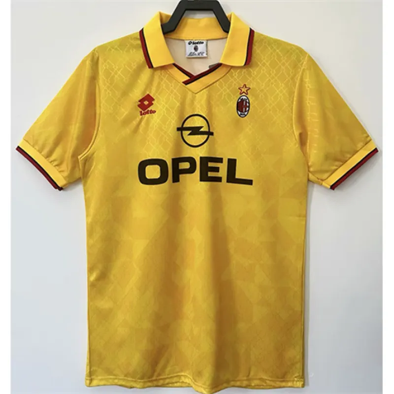 Troisième maillot rétro de l'AC Milan 1995/96 - Jaune