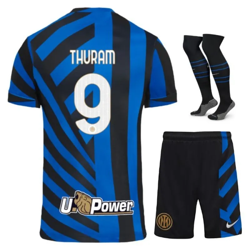 Il kit per bambini di casa 2024/25 dell'Inter Milan di Marcus Thuram - Azzurro