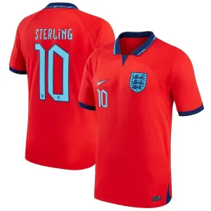 Sterlings Auswärtstrikot der England-Nationalmannschaft für die Weltmeisterschaft 2022 - Rot